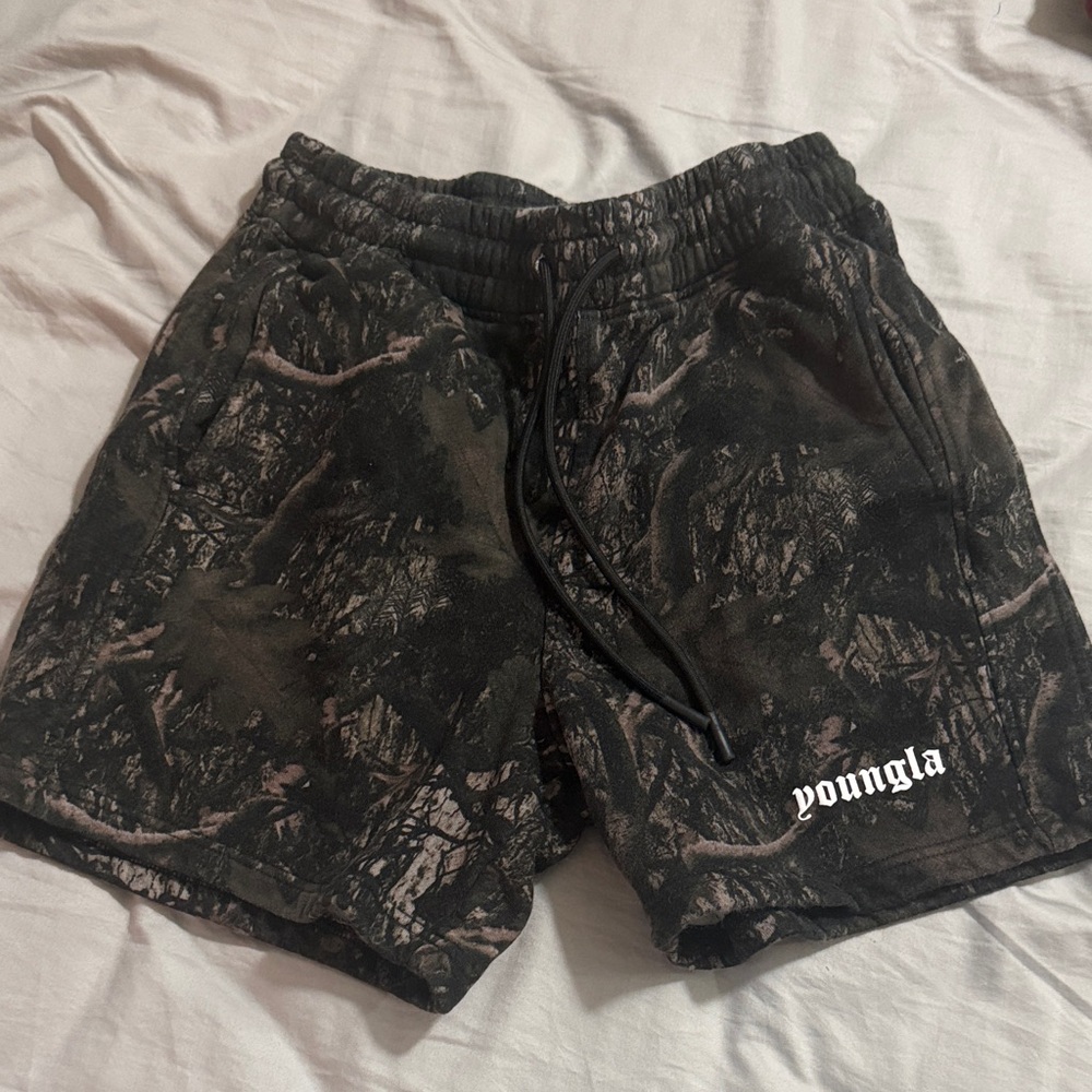 YOUNGLA camo sweat shorts